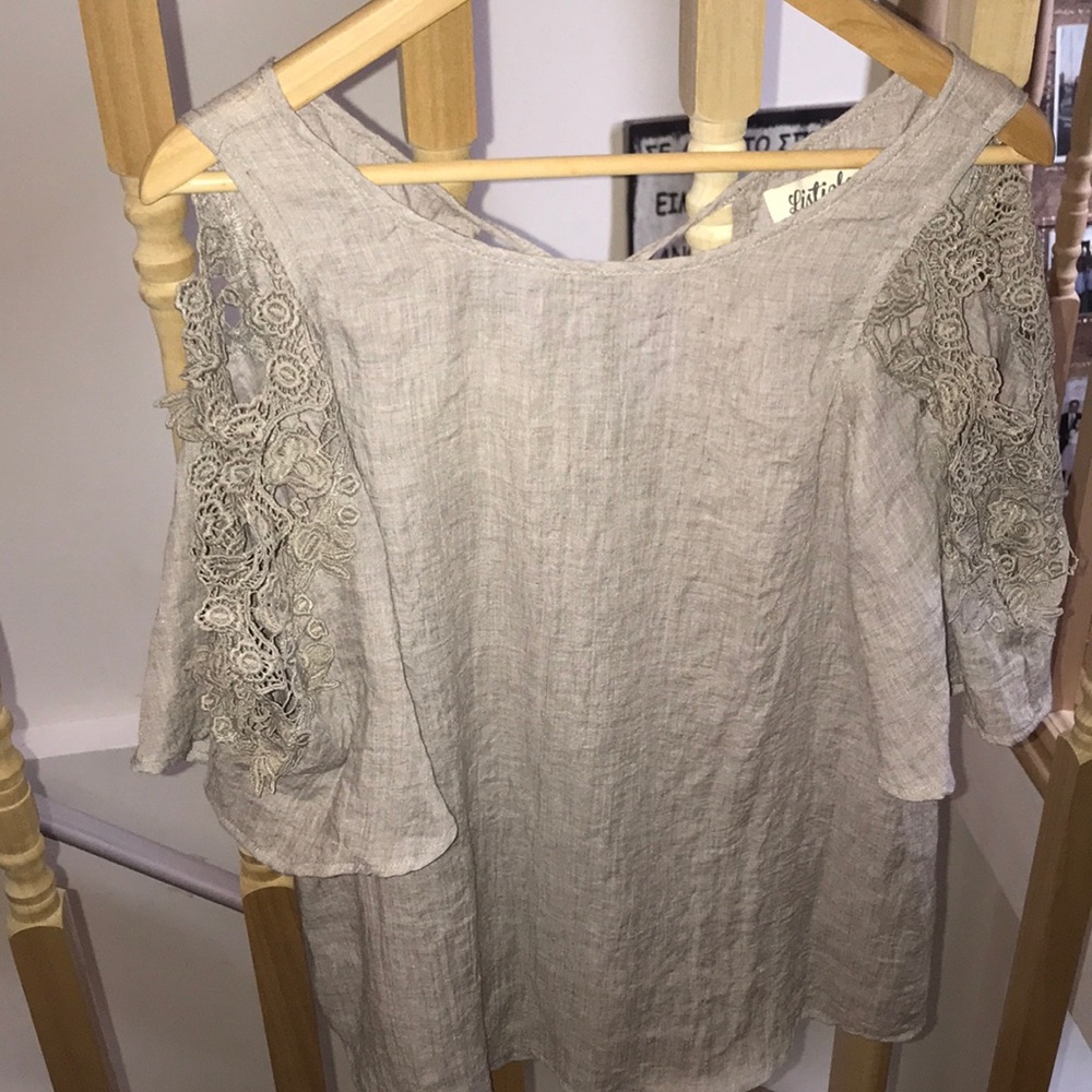 Cold shoulder top
